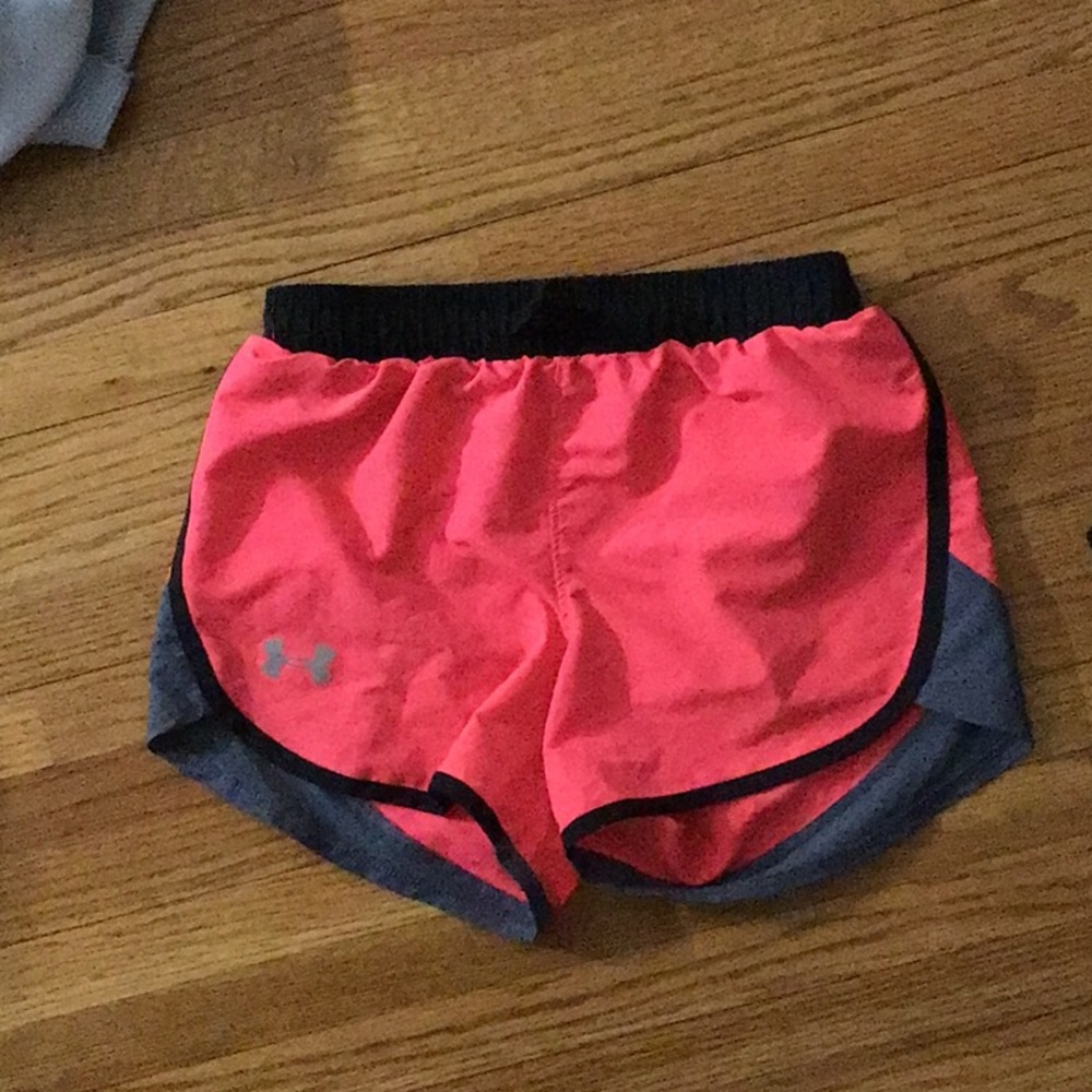 Pink girls 10y Underarmour shorts